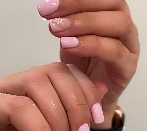 Le Chalan Nail Salon - Bronx, NY. Gel manicure