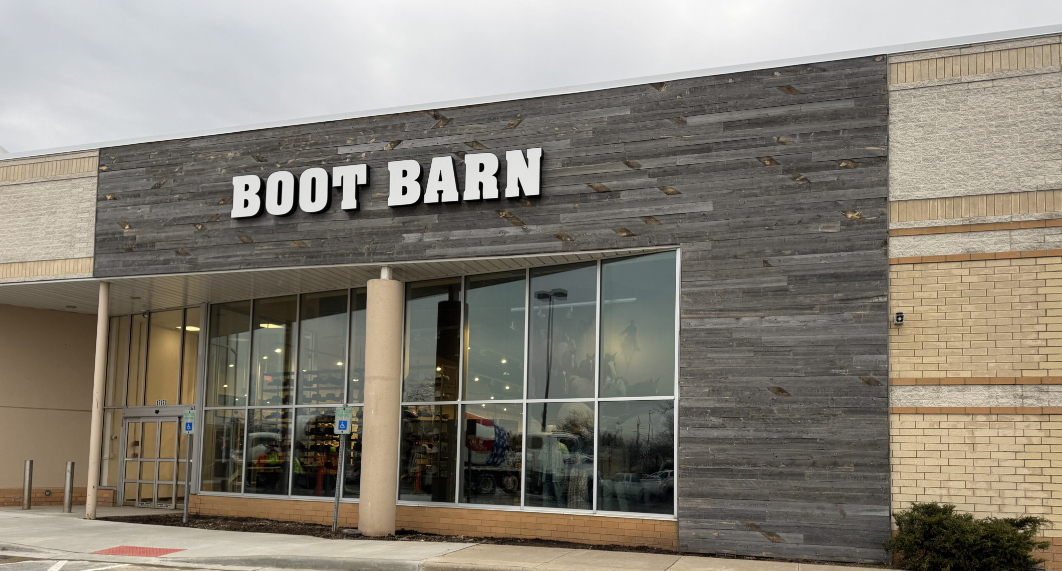 Boot Barn 17171 Southpark Ctr, Strongsville, OH 44136 - superpages.com