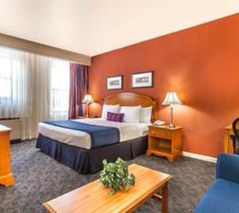 Ramada by Wyndham Jersey City - Jersey City, NJ