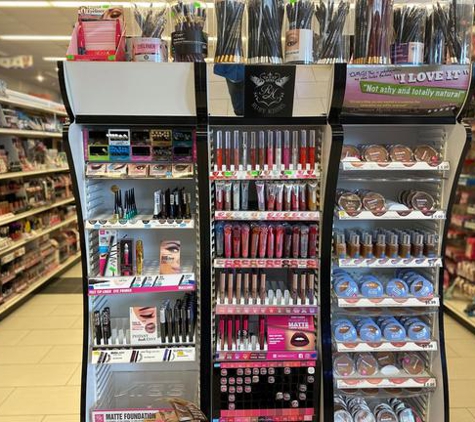 M & M Beauty Supply & Wigs - Merrillville, IN