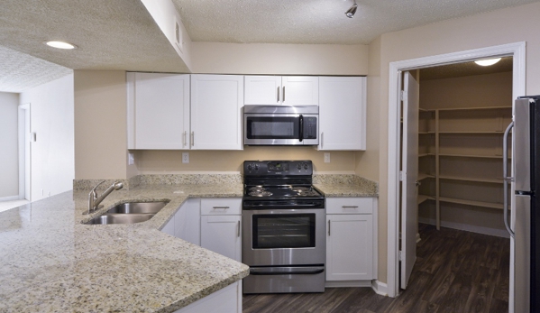 Glen Park Apartment Homes - Smyrna, GA