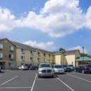 Comfort Inn & Suites Redwood Country - Motels
