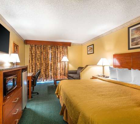 Quality Inn & Suites Camarillo-Oxnard - Camarillo, CA