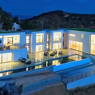 Service Aluminum Company - Santa Fe Springs, CA. Luxury home, custom windows