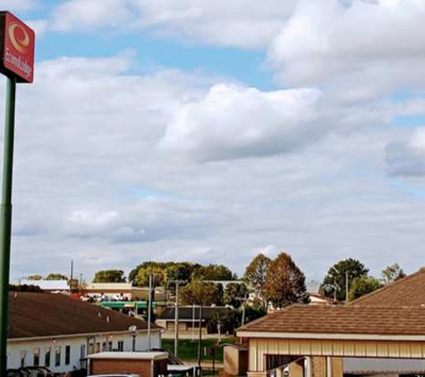 Econo Lodge - Maquoketa, IA