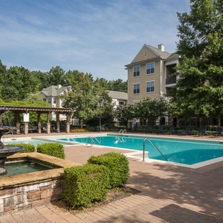 Creekside Crossing Apartment Homes - Lithonia, GA