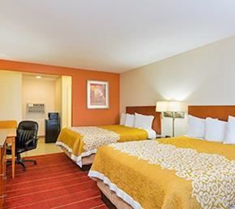 Days Inn by Wyndham San Diego-East/El Cajon - El Cajon, CA