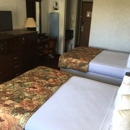 Days Inn & Suites by Wyndham Williston - Motels