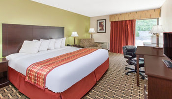 Days Inn & Suites by Wyndham Madison Heights MI - Madison Heights, MI