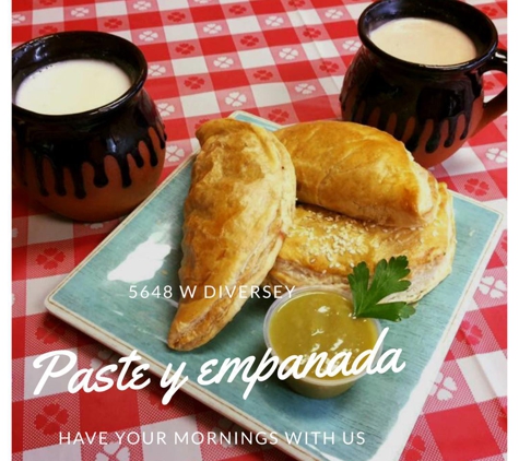 Pastes Y Empanadas Golden Tuzo - Chicago, IL