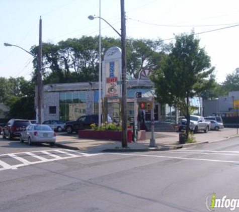 USA Diner - Rosedale, NY