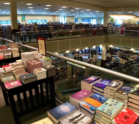 Barnes & Noble Booksellers - Kansas City, MO