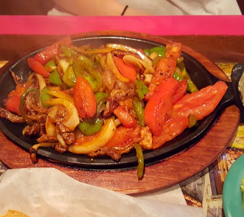 Las Fuentes Mexican Restaurant - Arnold, MO. Steak fajitas