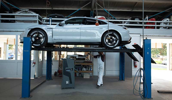 RJP Official Body Repair Centre - Moorabbin, VIC