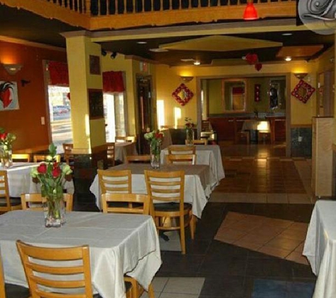 La Perle Caribbean Restaurant - Everett, MA