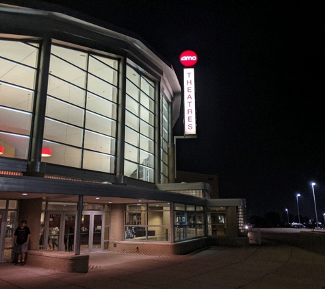 AMC Theaters - Inver Grove Heights, MN