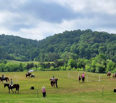 Blue Point Stables, LLC - Kingston, TN