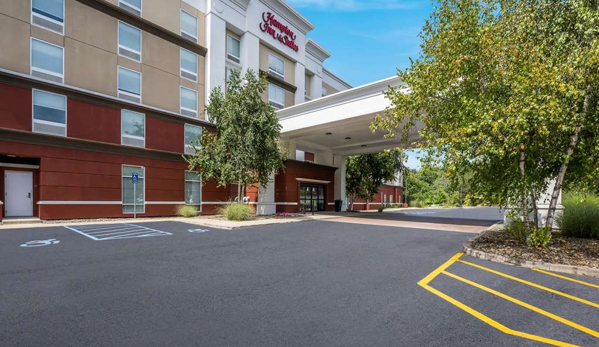 Hampton Inn & Suites Poughkeepsie - Poughkeepsie, NY