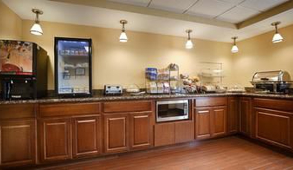 Best Western Plus Parkway Hotel - Alton, IL