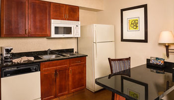 Homewood Suites by Hilton Orlando-Maitland - Maitland, FL