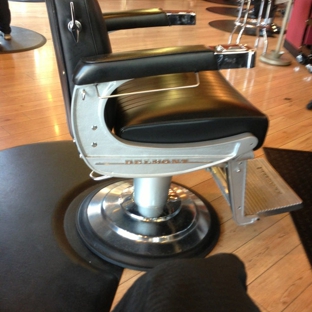 Floyd's 99 Barbershop - Chicago, IL