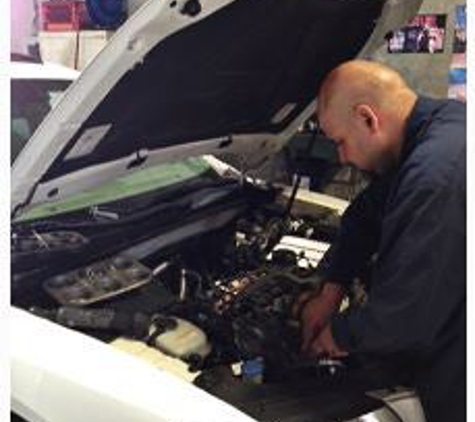 B & D Auto Repair & Service - Vista, CA
