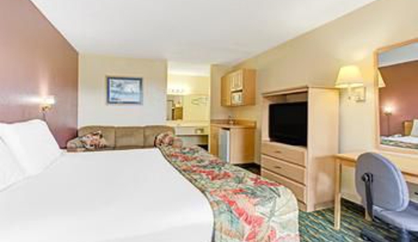 Baymont Inn & Suites - Kissimmee, FL