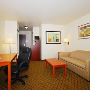 Best Western Henrietta Inn & Suites - Henrietta, TX