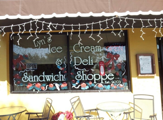 Lyn's Ice Cream & Sandwich Shoppe - Clermont, FL