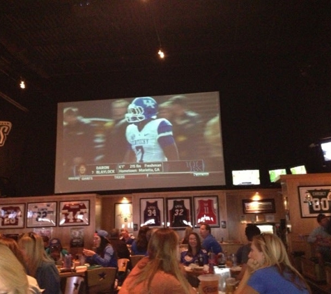 Sneakers Sports Grille - Jacksonville Beach, FL