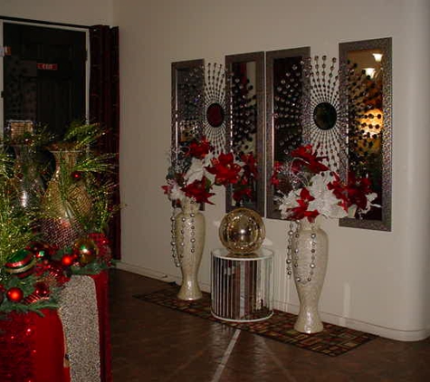 Cherry's Assisted Living Home - Tucson, AZ. Foyer  Christmas  2023