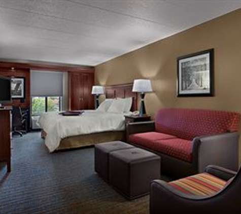 Hampton Inn - Brookfield, WI