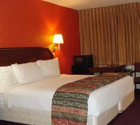 Days Inn - Ruidoso Downs, NM