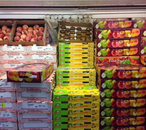 Galleria Market Lp - Los Angeles, CA. Fruit!