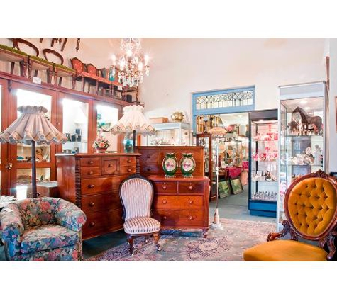 Camberwell Antique Centre - Camberwell, VIC