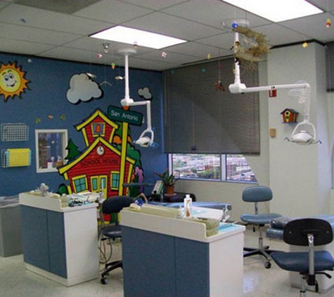 Kids Smile Pediatric Dentistry: Dr. Mauricio Marcushamer, DDS - San Antonio, TX