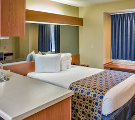 Microtel Inn & Suites by Wyndham Leesburg/Mt Dora - Leesburg, FL