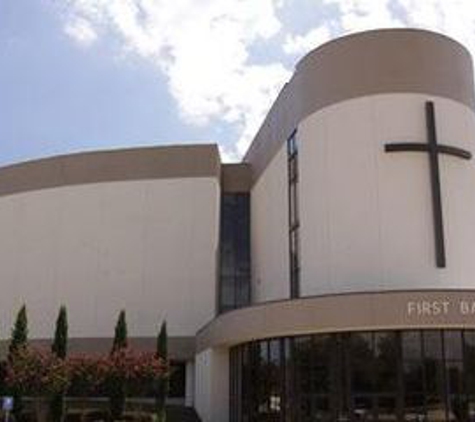 First Baptist Church - Texarkana, TX