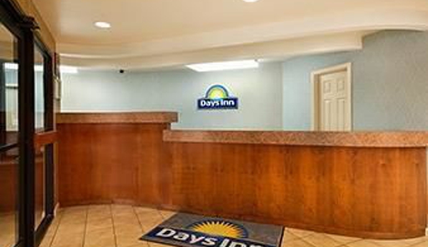 Days Inn by Wyndham Atlanta Stone Mountain - Stone Mountain, GA