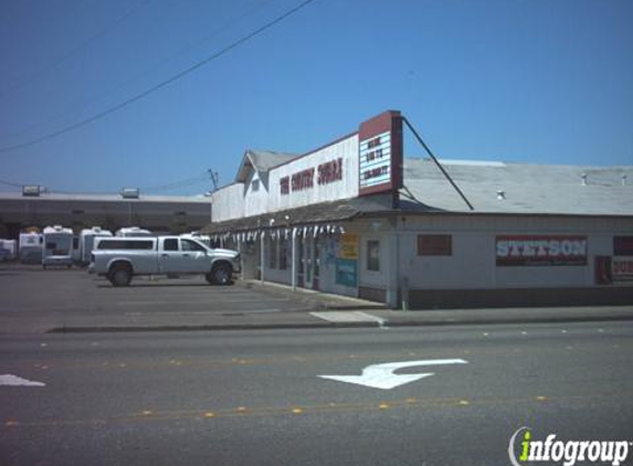 Country Square Western Wear - Auburn, WA