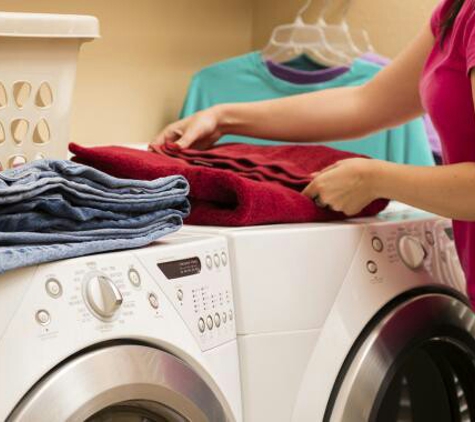 TWO SISTERS & A MOP MAID SERVICE - Dallas, TX. We offer Laundry Services!