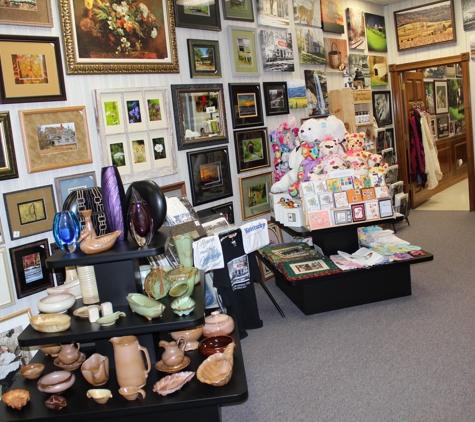 McPhee's Art & Gift Shop, Inc - Hebron, KY