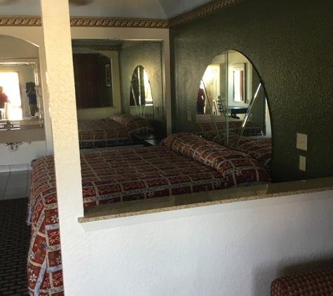 Emerald Inn & Suites - Houston, TX