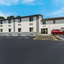 Econo Lodge - Motels