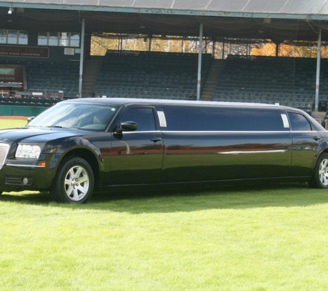 SUV Limousine - Evansville, IN