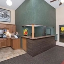 Super 8 by Wyndham Willmar - Hotels