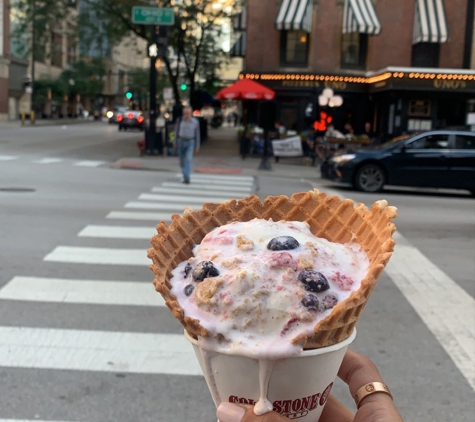 Cold Stone Creamery - Chicago, IL