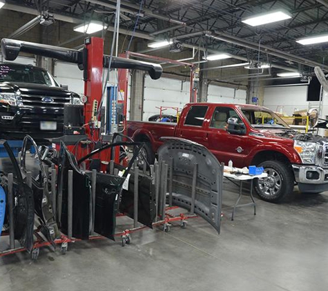 Shadow Lake Collision Center - Papillion, NE