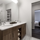 Luxe on Chicago Apartments