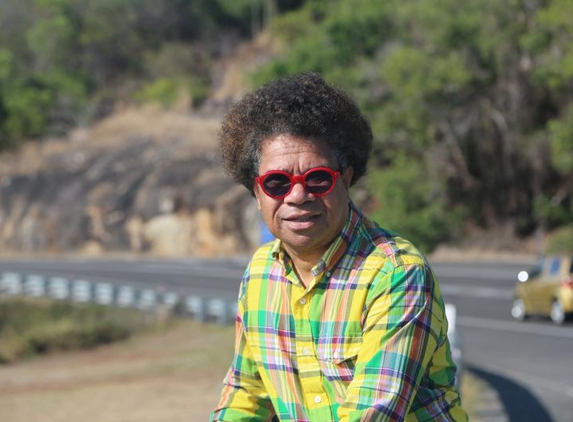 Telford Optical Service - Parramatta Park, QLD. Colours do stand out in the crowd. My Red glasses with colourful shirt